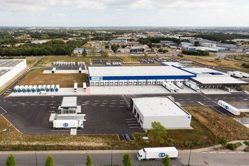 Emplacement stratégique, conception innovante du bâtiment et nouvelles prestations à forte valeur ajoutée font de STEF Transport Nantes Carquefou une pièce maîtresse du dispositif transport du groupe pour la région Pays de la Loire.