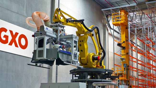L'entrepôt de 60 000 mètres carrés de GXO à Boigny-sur-Bionne exploite des solutions d'automatisation avancées depuis 2018, notamment un robot de préparation de commandes à la couche qui peut préparer jusqu'à 60 000 colis par jour.<br>
  Crdit photo : GXO Logistics