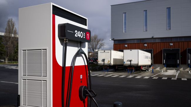 Bump renforce son offre de déploiement de bornes de recharge dédiées aux poids lourds avec  le lancement d’un nouveau service Smart Charging de recharge intelligente.<br>
Crdit photo : Bump.