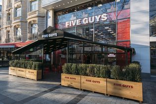 Five Guys France renouvelle sa confiance à QSR Logistics et STEF