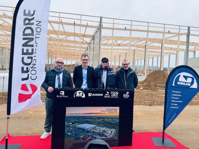 Pose première pierre - nouvel entrepôt logistique groupe de transport Gelin <br>
          © Legendre Construction